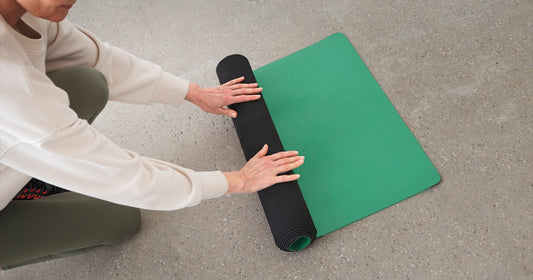 Aprende a cuidar tus accesorios de yoga sin complicaciones